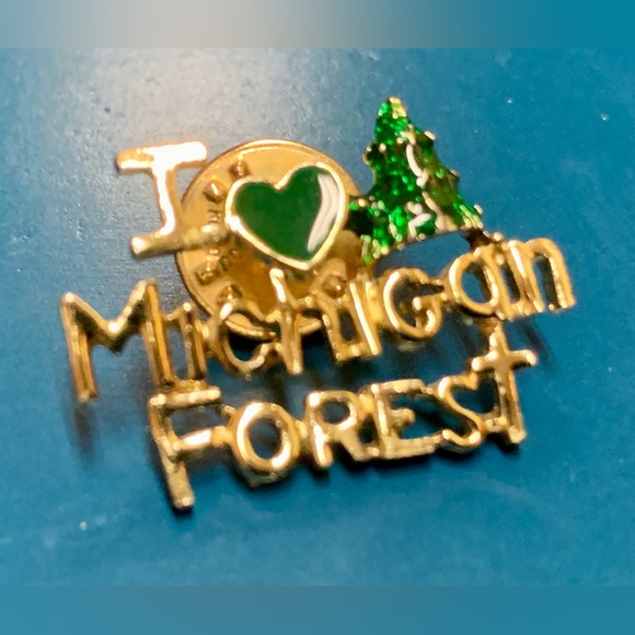 Vintage Jeweled Enamel Gold Tone Metal I HEART MICHIGAN FOREST Pin Brooch - Picture 2 of 12
